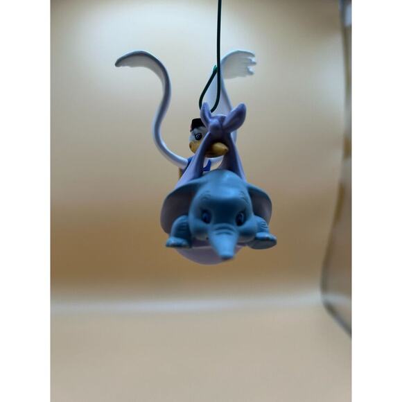 Hallmark Ornament Walt Disney Hello Dumbo 60th Anniversary 2001 - Picture 4 of 6